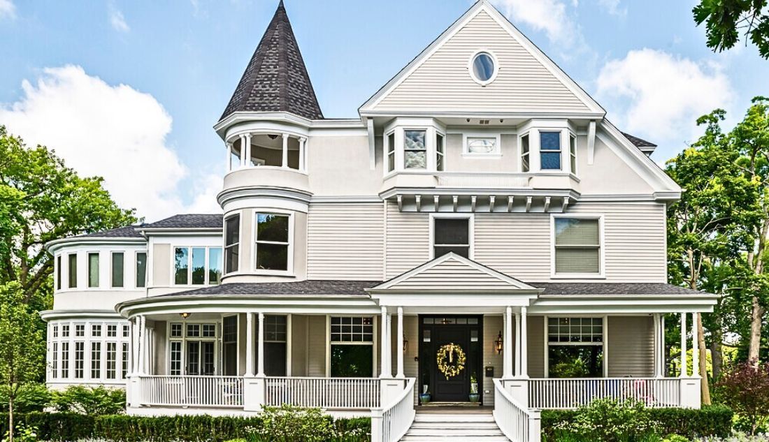 How To Choose A Wood Siding Finish